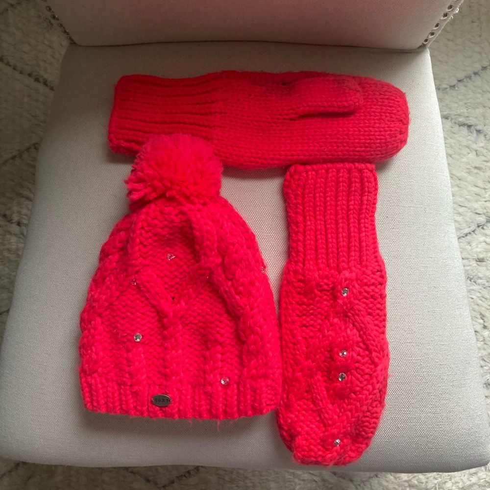 Roxy beanie and mittens